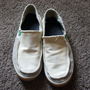 Sanuk shoes